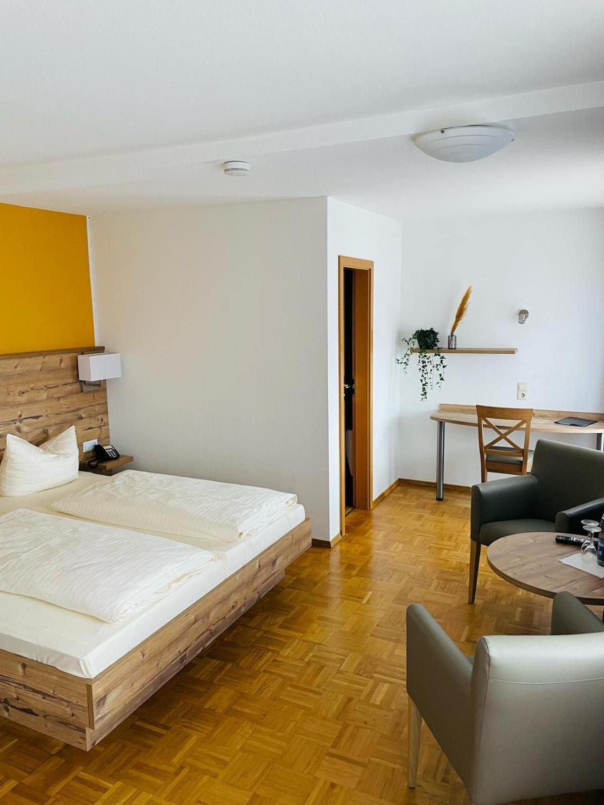 Hotel Traube Loßburg Kültér fotó